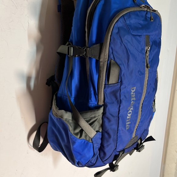 Patagonia Refugio 28L Pack Backpack Blue
Padded Hiking Outdoors Laptop - Picture 2 of 16
